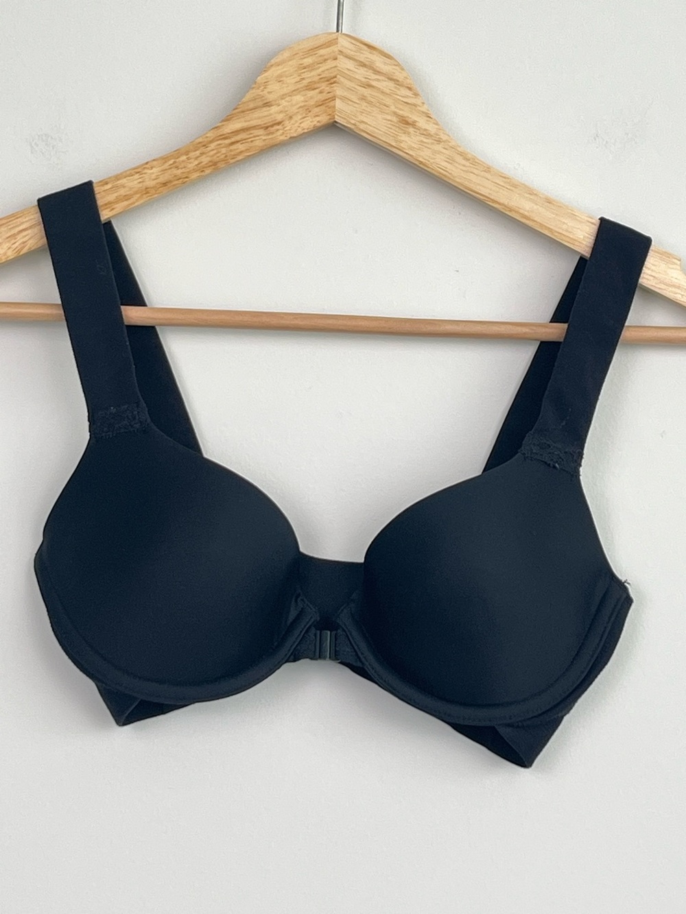 Spanx black Bra-llelujah front close underwire bra, 32B.